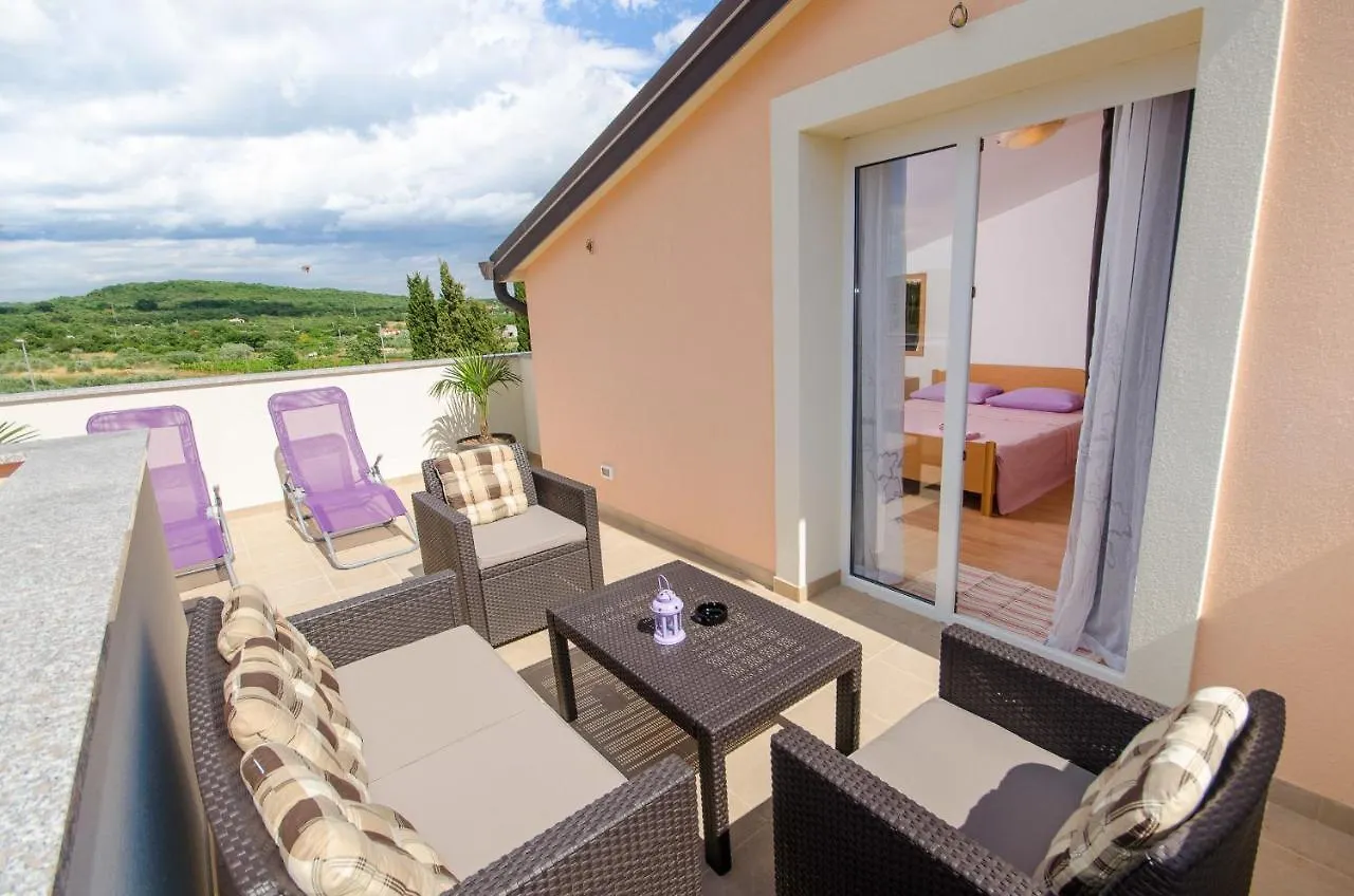 Apartments Villa Amfora Rovinj 0*,