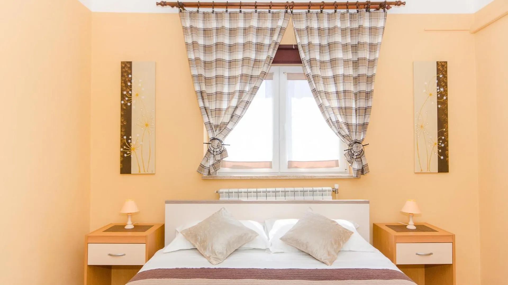 Apartments Villa Amfora Rovinj 0*,