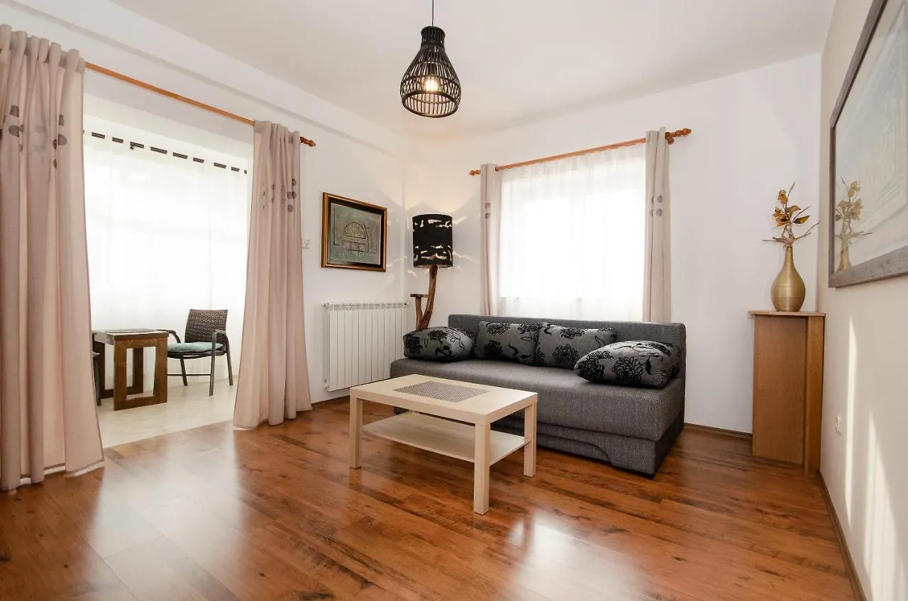 Apartments Villa Amfora Rovigno Croazia