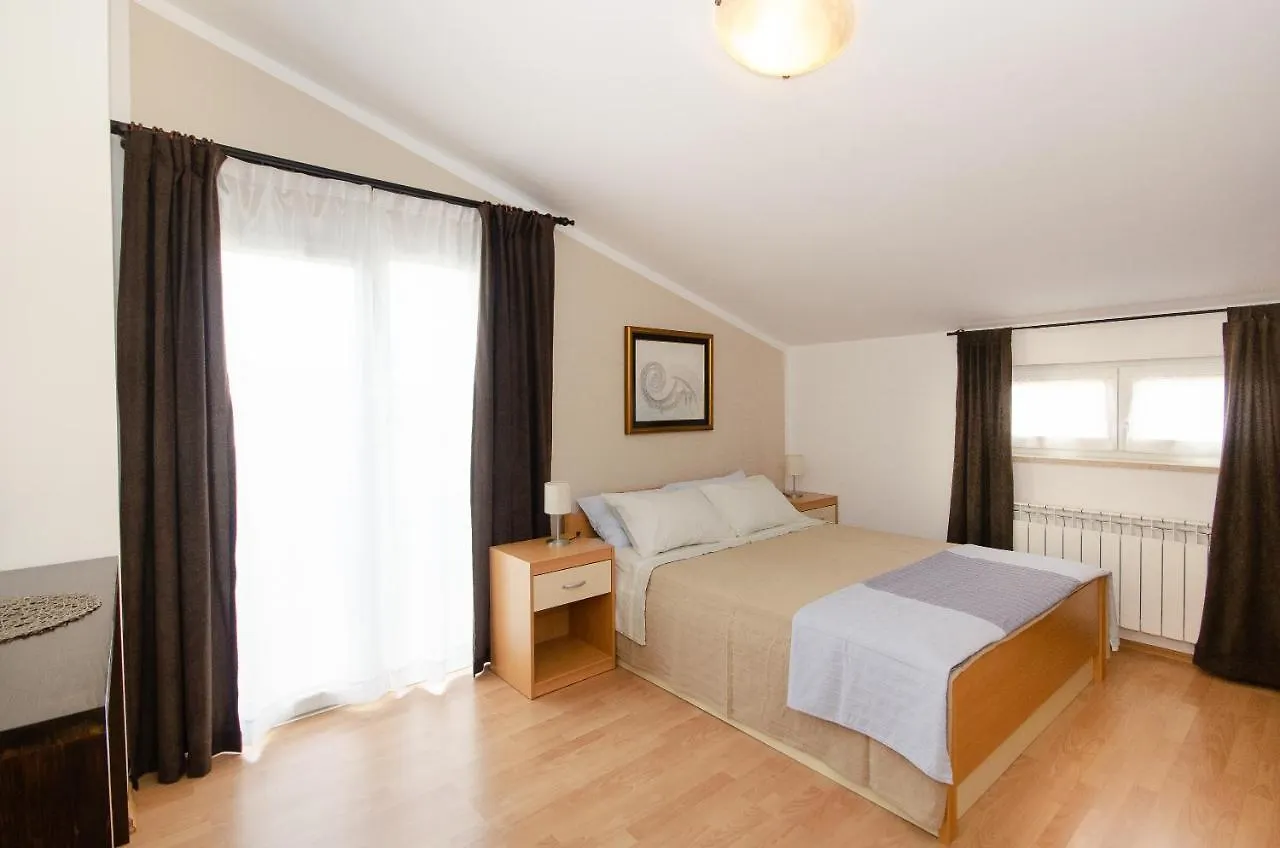 Apartments Villa Amfora Rovigno Croazia