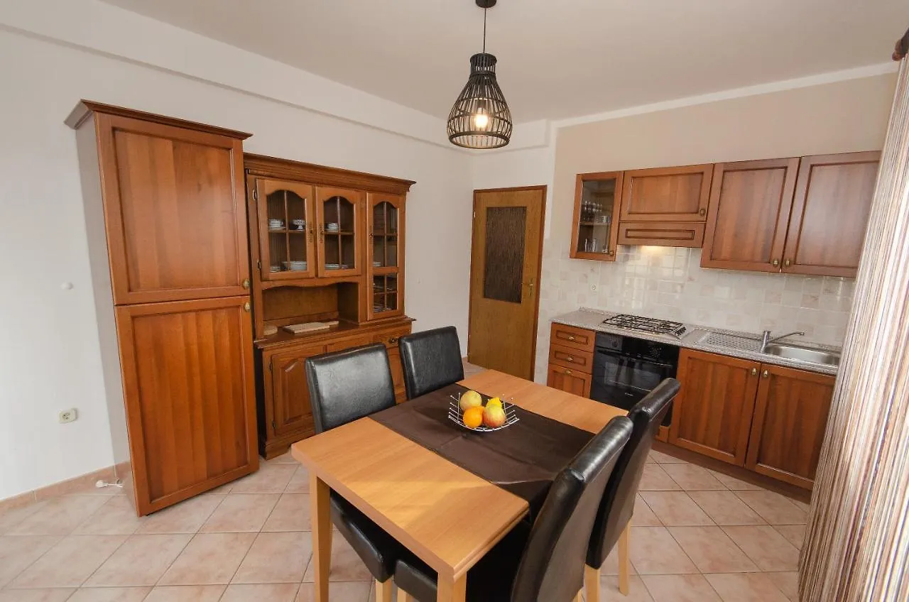Apartments Villa Amfora Rovigno Croazia
