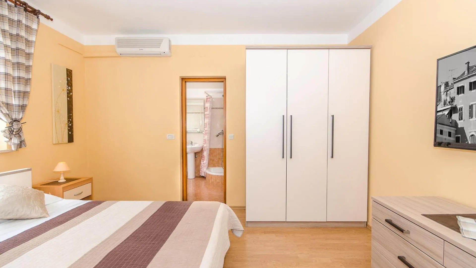 Apartments Villa Amfora Rovigno 0*,